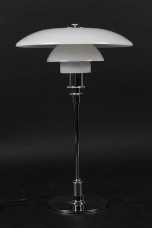 Poul Henningsen. PH 32 bordlampe
