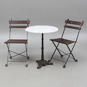 BORD metall med lös stenskiva samt STOLAR 2 st, 1900-tal.