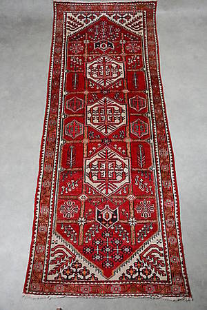 GALLERIMATTA, handknuten, 300 x  114 cm.