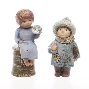 FIGURINER, 2 st, stengods, Fyra år och Bomsterflicka, Gustavsberg.