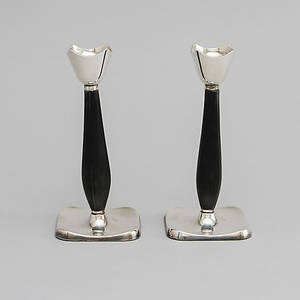 LJUSSTAKAR, ett par, vitmetall, Danmark.