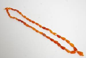 HALSBAND, bärnsten, 1900-talets första hälft.