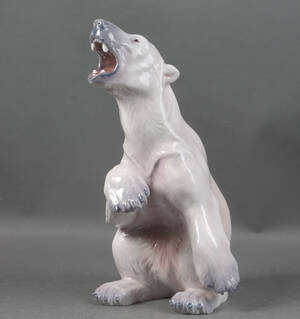 Dahl Jensen. Figur af porcelæn, Isbjørn, nr. 1157 Denne vare er sat til omsalg under nyt varenummer 4801551