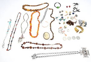 SAMLING SMYCKEN samt MYNT 1900-tal.