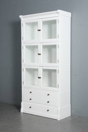 Vitrineskab. Hvid bemalet. 