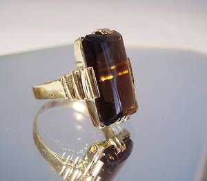 ART DECO GOLDRING mit großem Rauchtopas in Gelbgold 14 Karat.