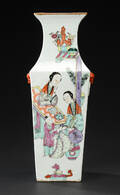 Firsidet kinesisk vase af porcelæn, 18001900-tallet Denne vare er sat til omsalg under nyt varenummer 4567547