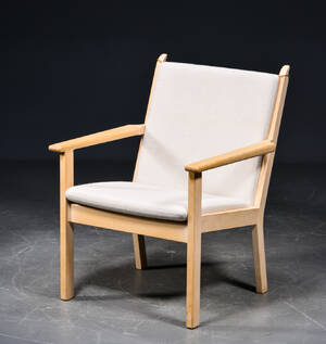 H. J. Wegner, lænestol model GE284, bøgetræ