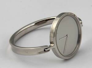 Vivianna Torun Bülow - Hübe -Georg Jensen bøjleur af stål