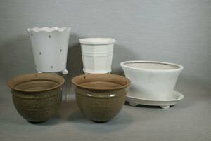 Diverse krukor och hängkrukor, 5st