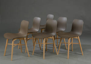  Rune Krøjgaard  Knut Bendik Humlevik for NORR11. Seks stole model Langue Original Dining Chair, massiv bøg og brun plast 6