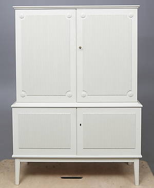 MATSALSSKÅP, gustaviansk stil, 1900-tal.