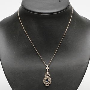 HALSBAND, guld och silver med diamanter, 1900-talets första hälft. vikt ca 4,7 gram.