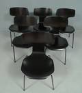 Arne Jacobsen, stolar i svart, modell 3103 6