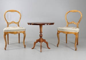 STOLAR samt BORD, 3 delar, rokokostil, 1900-tal.