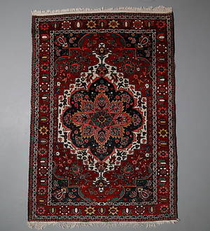 MATTA, persisk, 195x134 cm.