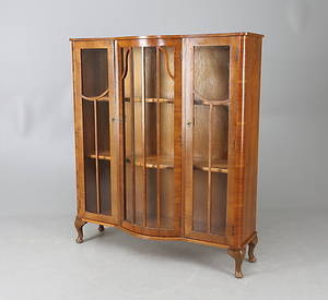 VITRINSKÅP, 1900-tal.