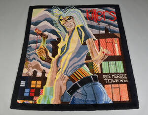 Tæppe med motiv i form af Iron Maidens album Killers. 182 x 203 cm.
