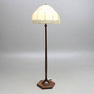 GOLVLAMPA, 1900-talets första kvartal.