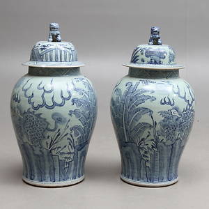 GOLVURNOR, 1 par, porslin, Kina, 1900-tal.