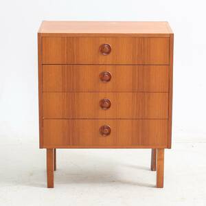 BYRÅ. Teak, 4 lådor.