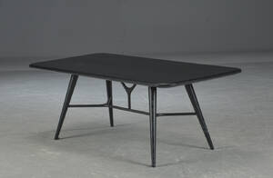 Fredericia Furniture. Sofabord model Spine. 
