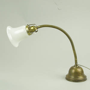 SKRIVBORDSLAMPA, mässingglas, 1900-talets första hälft.