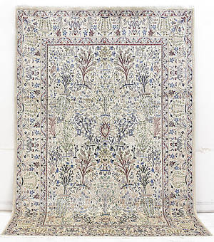 MATTA, Persisk, figural Nain med silkesinslag, 310 x 205 cm.