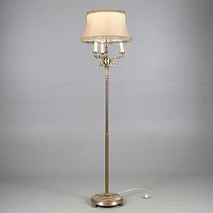 GOLVLAMPA, mässing, 1900-tal.