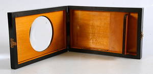 FÖRSTORINGSGLAS MED FOTOHÅLLARE, 1900-talets början.