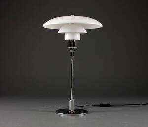 Poul Henningsen. PH 32 bordlampe 