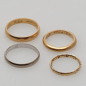 RINGAR, 4 st, 18k guld vikt ca 11,97 gram.