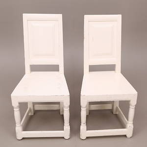 STOLAR, ett par, ommålade vita, 18-1900-tal.