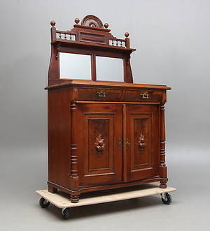 SPEGELSKÄNK, nyrenässans, 1800-tal.