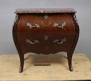 BYRÅ med stenskiva, rokokostil, 1900-tal.