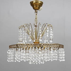 TAKLAMPA, behängd med prismor, 192000-tal.