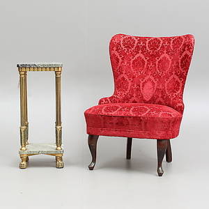 EMMAFÅTÖLJ, 1900-tal, samt PIEDESTAL i marmor.