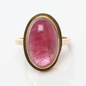 RING 18k guld rosa sten, stämplad SJG, Göteborg, 1954.