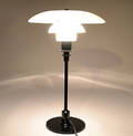 POUL HENNINGSEN. PH 32 TISCHLAMPE SCHWARZ.