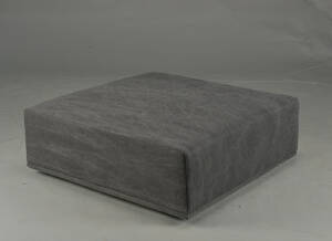 Rune Krøjgaard  Knut Bendik Humlevik for NORR11. Stor Puf model Madonna, sort kanvas