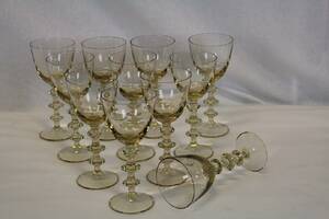 11 VITVINSGLAS