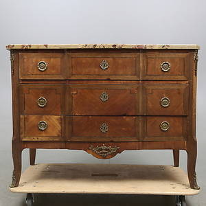 BYRÅ, rokokostil, 1800-tal.