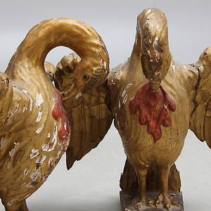 DEKORELEMENT, ett par, i form av blödande pelikaner, 1800-tal.