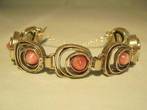 DESIGN-ARMBAND, rodokrosit silver 925 signerat. Engla.