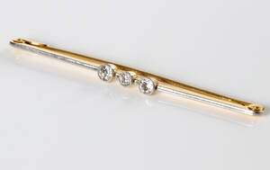 BROSCHNÅL MED DIAMANTER