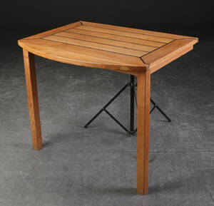 Trip Trap. Væghængt skrivebord af teak 