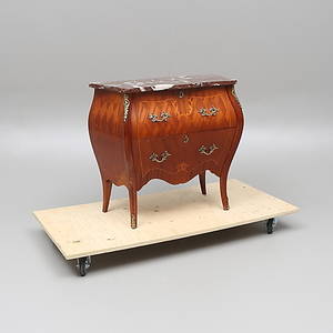 BYRÅ med stenskiva, rokokostil, 1900-tal.