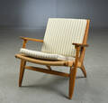 Hans J. Wegner. Lænestol af eg, model CH-25 Denne vare er sat til omsalg under nyt varenummer 5101270
