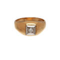 RING, 18k guld med 1 diamant 0,11 ct. Totalvikt ca 5,1 gram.