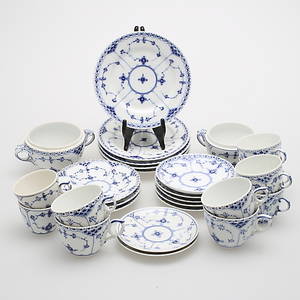 KAFFESERVISDELAR, 27 delar, Musselmalet, Royal Copenhagen, Danmark.